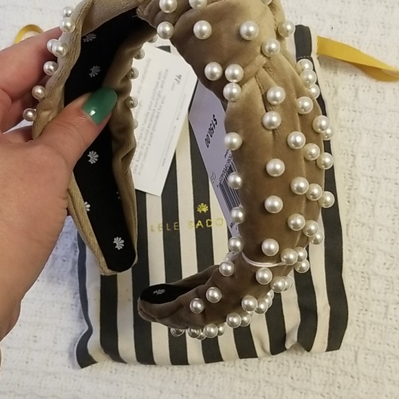 🎀 Lele Sadoughi Desert Tan Velvet Knot Headband - Picture 6 of 9